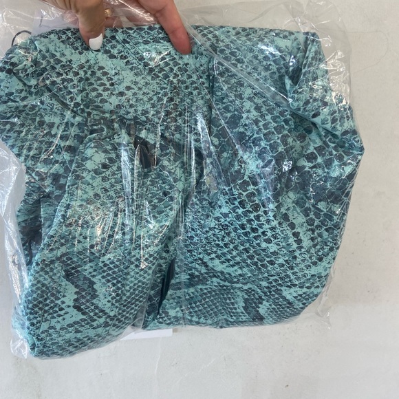 SUPREME x NIKE ACG • Nylon trail short mint snakeprint size XL - Picture 7 of 7